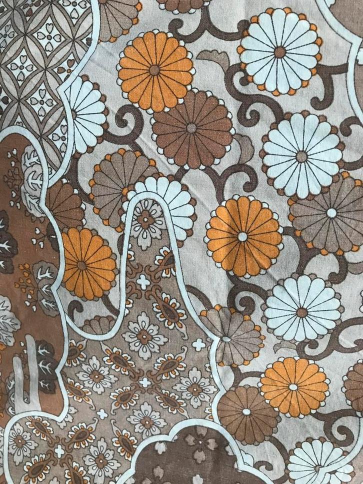 Retro laken / stof met retro print / retro design, Hobby en Vrije tijd, Stoffen en Lappen, Gebruikt, Katoen, 120 cm of meer, 200 cm of meer