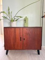 Jaren 70 teak houten kastje, Huis en Inrichting, Kasten | Dressoirs, Ophalen, Zo goed als nieuw, 25 tot 50 cm, 50 tot 100 cm