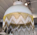 Grote glazen lamp met kralenrand Afhalen in Edam, Ophalen