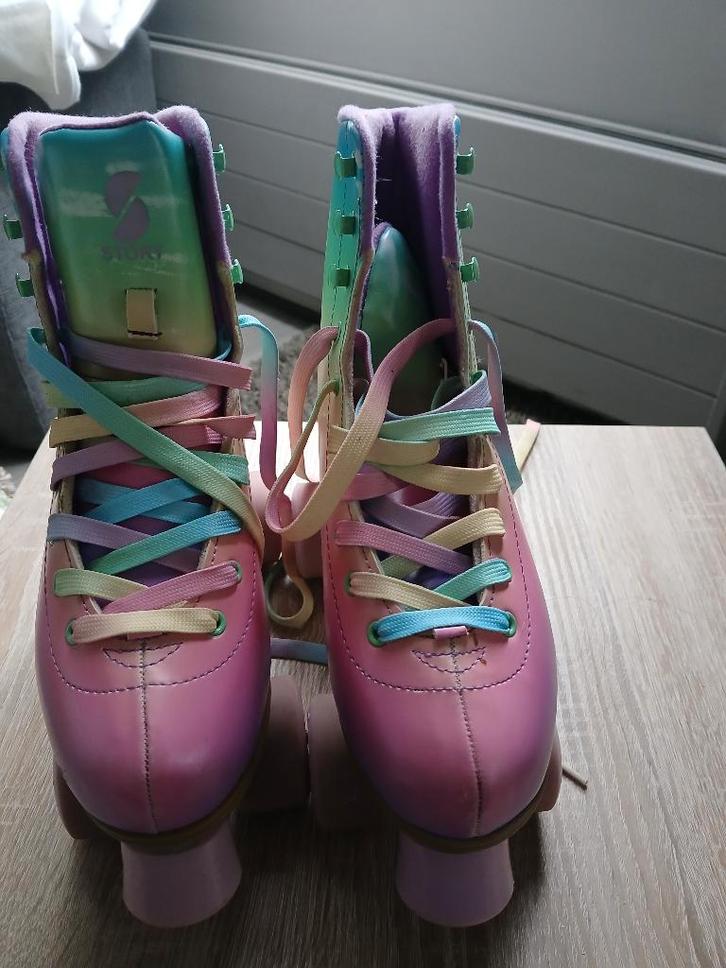 Rolschaatsen incl helm en beschermset., Fietsen en Brommers, Fietsaccessoires | Fietshelmen, Zo goed als nieuw, Heer of Dame, Overige maten