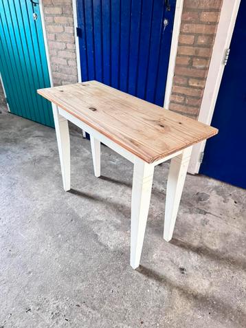 Sidetable beschikbaar voor biedingen