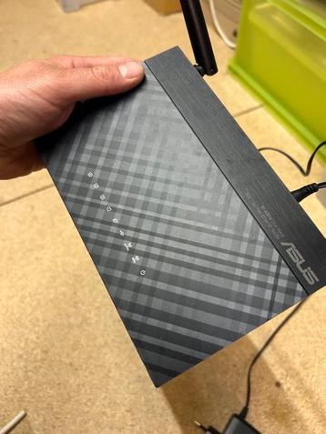 Asus RT-AC51U Router beschikbaar voor biedingen
