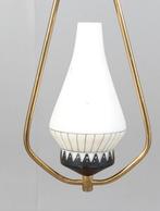 Zweedse opaline glas/messing hanglamp., Huis en Inrichting, Lampen | Hanglampen, Ophalen of Verzenden, Zo goed als nieuw, 50 tot 75 cm