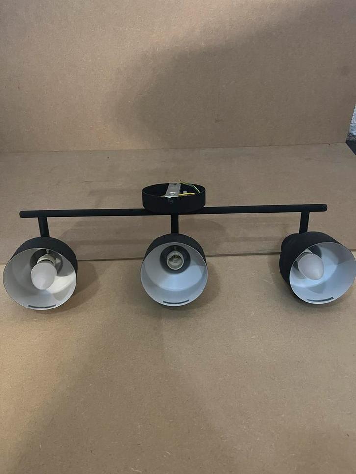 Zwarte Plafondlamp met 3 Spots, Huis en Inrichting, Lampen | Plafondlampen, Gebruikt, Metaal, Ophalen of Verzenden