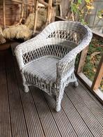 Retro witte rotan stoel, Huis en Inrichting, Stoelen, Ophalen, Zo goed als nieuw, Wit, Eén