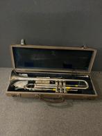 Mooie vintage zilverkleurige trompet, Muziek en Instrumenten, Ophalen of Verzenden, Gebruikt, Bes-trompet, Met koffer