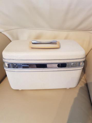 Te koop prachtige beautycase SOMSONITE luxe uitv nette staat beschikbaar voor biedingen