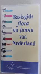 Basisgids Flora en Fauna van Nederland door Natuurmonumenten, Boeken, Natuur, Ophalen of Verzenden, Gelezen, Natuur algemeen