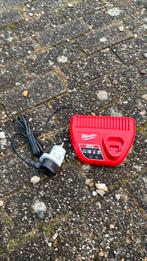 Milwaukee m12 lader, Doe-het-zelf en Verbouw, Gereedschap | Machine-onderdelen en Toebehoren, Ophalen of Verzenden, Zo goed als nieuw