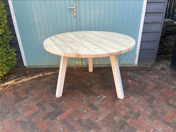 Ronde houten eettafel / industriële tuintafel houten poten beschikbaar voor biedingen
