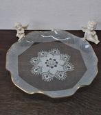 Schaal van dun glas met kantmotief, Ophalen of Verzenden