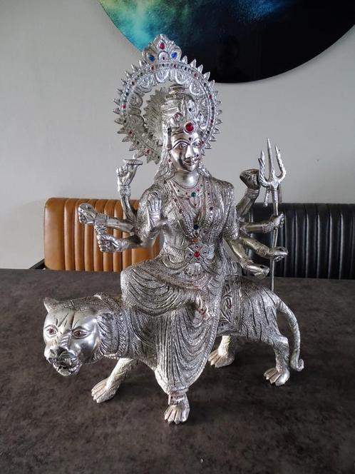 Grote Durga op tijger beeld 53,5 cm hoog en 37 cm lang 8,8KG, Verzamelen, Religie, Gebruikt, Hindoeïsme, Beeld(je), Ophalen of Verzenden