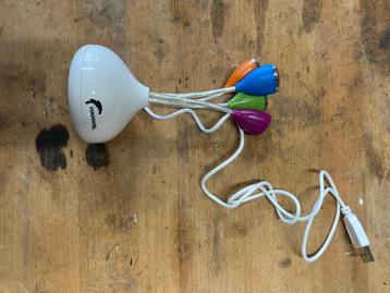 USB Hub in klassieke iMac kleuren beschikbaar voor biedingen