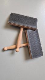 2 vlaskammen, Ophalen of Verzenden, Gebruikt