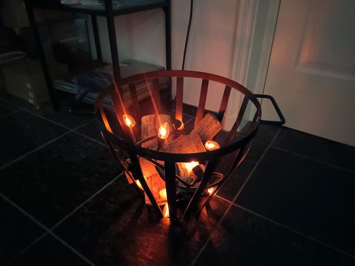 Vuurkorf korf met lichtjes verlichting hout zwart buiten, Tuin en Terras, Vuurkorven, Gebruikt, Vuurkorf, Ophalen of Verzenden