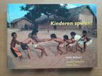 J. Etchart - Kinderen spelen!, Ophalen of Verzenden, Zo goed als nieuw, J. Etchart; J. Seabrook