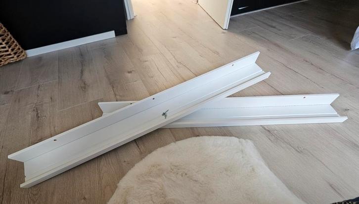 2 x MOSSLANDA | Schilderijenplank | Wit | 115cm | Ikea, Huis en Inrichting, Woonaccessoires | Wandplanken en Boekenplanken, Nieuw
