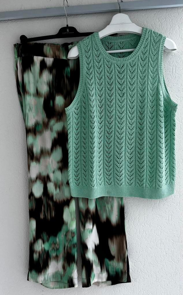 Mooie groene top Claudia Sträter m 44 NIEUW, Kleding | Dames, Tops, Nieuw, Maat 42/44 (L), Groen, Zonder mouw, Ophalen of Verzenden