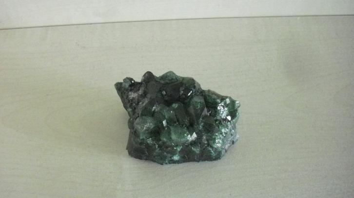 Ruwe steen-Grossulaar, Verzamelen, Mineralen en Fossielen, Mineraal, Verzenden