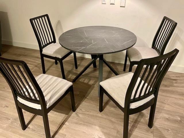 Ronde eettafel met 4 stoelen, Huis en Inrichting, Tafels | Eettafels, Gebruikt, 100 tot 150 cm, 100 tot 150 cm, Vier personen