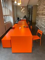 oranje tafel met zitbank, Huis en Inrichting, Tafels | Eettafels, Ophalen, Overige materialen, Gebruikt, 50 tot 100 cm