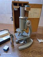 Microscoop met verschillende oculairs en toebehoren, Gebruikt, Ophalen of Verzenden, Biologische microscoop