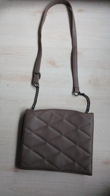  taupekleurige schoudertas beschikbaar voor biedingen