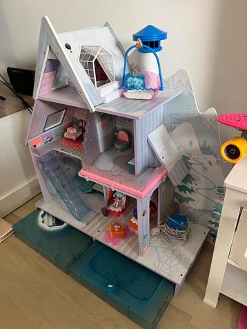 LOL Poppenhuis beschikbaar voor biedingen