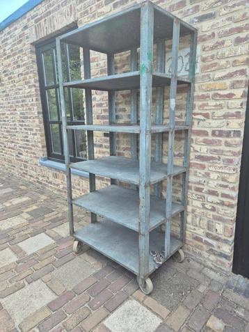 Industriële stellingkast brocante landelijk