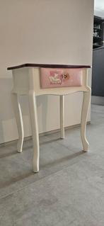 Leuk nachtkastje voor kleine danseresjes, Huis en Inrichting, Ophalen, Gebruikt, Hout, 45 tot 65 cm