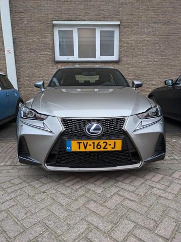 Lexus IS 300h Hybrid 223 pk 2018 Grijs F Sport beschikbaar voor biedingen