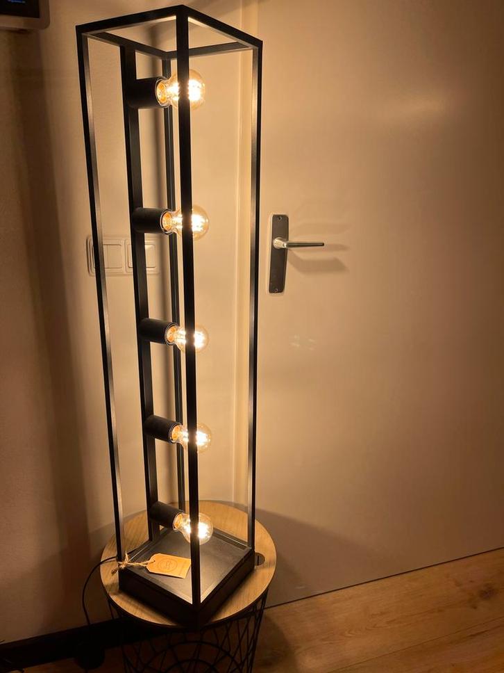 Moderne Industriële Vloerlamp, Huis en Inrichting, Lampen | Vloerlampen, Zo goed als nieuw, 100 tot 150 cm, Metaal, Ophalen
