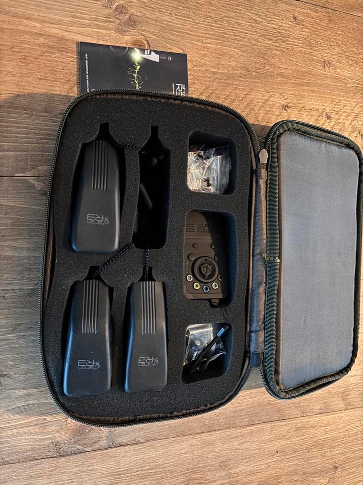 3x set Nash Siren R3 met ontvanger beetmelders/piepers, Watersport en Boten, Hengelsport | Karpervissen, Nieuw, Complete set, Ophalen