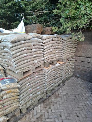 Zakken metselzand 25kg beschikbaar voor biedingen