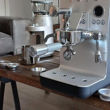SMEG espressomachine mini pro      type EMC02WHMEU beschikbaar voor biedingen