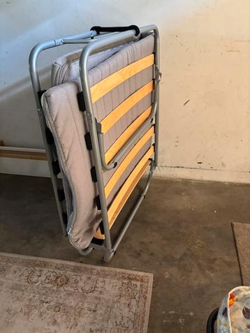 Opklapbed logeerbed 190-200 x 80 beschikbaar voor biedingen