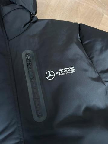 AMG Petronas Mercedes Formula 1 Winter jas, L beschikbaar voor biedingen