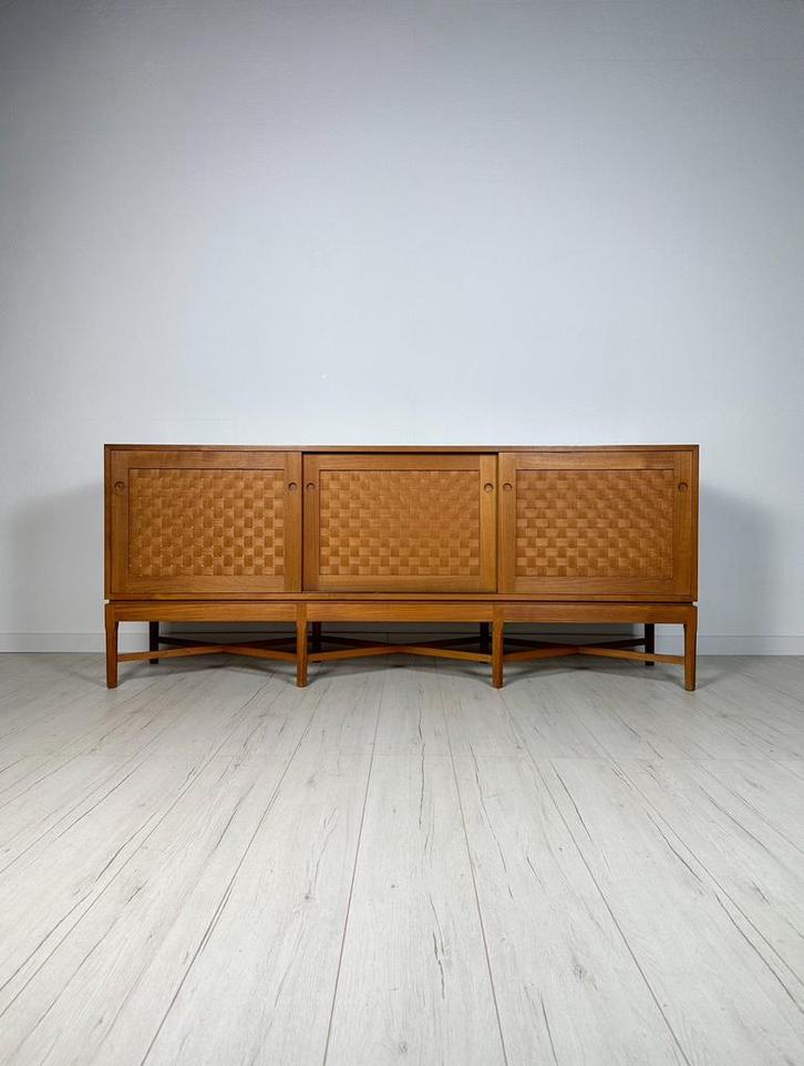 Design Ilse & Ove Rix Uldum Møbelfabrik Teak Dressoir 1960s, Huis en Inrichting, Kasten | Dressoirs, Zo goed als nieuw, 150 tot 200 cm