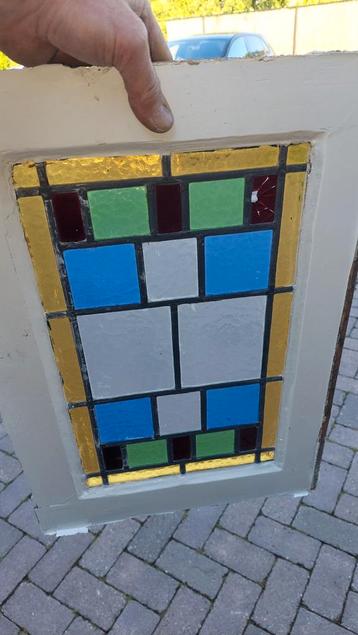 12 glas in lood raampjes beschikbaar voor biedingen