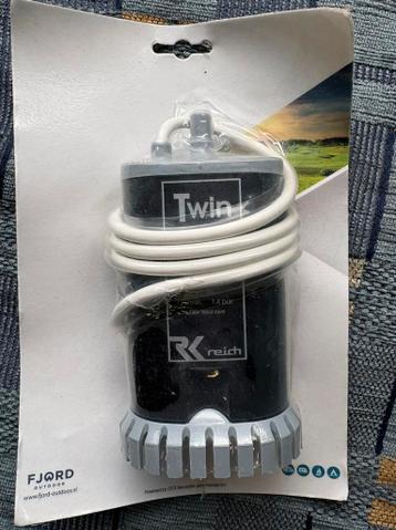 Dompelpomp. Reich camper. Caravan. Waterpomp