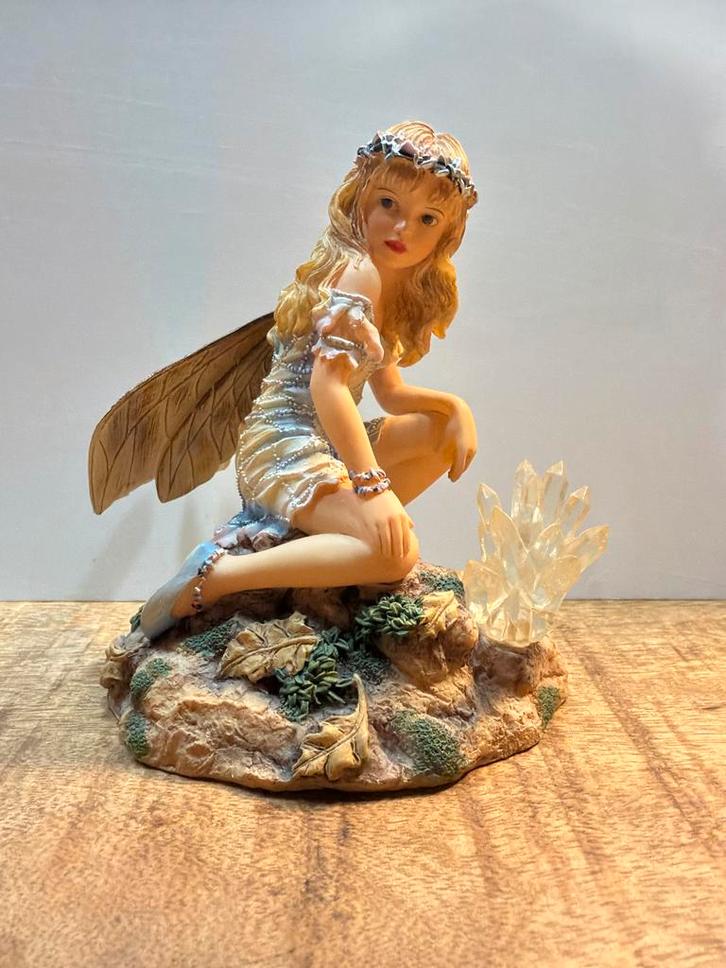 Faerie Poppets LP6659 - The Crystal Keeper, Antiek en Kunst, Kunst | Beelden en Houtsnijwerken, Ophalen of Verzenden