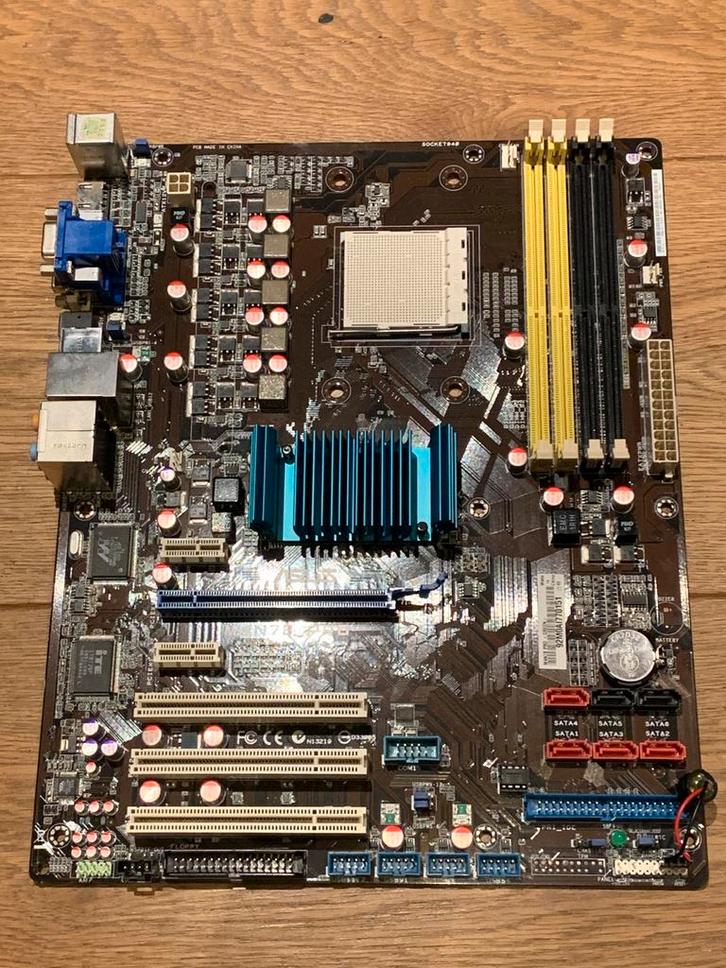 Asus M4N78 PRO [AM2+, Nvidia NForce 8300a, 4x DDR2], Computers en Software, Moederborden, Gebruikt, AMD, DDR2, Ophalen of Verzenden