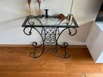 Wijnrek-sidetabel gietijzer met glasplaat, Huis en Inrichting, Tafels | Sidetables, Ophalen of Verzenden, Zo goed als nieuw, 25 tot 50 cm