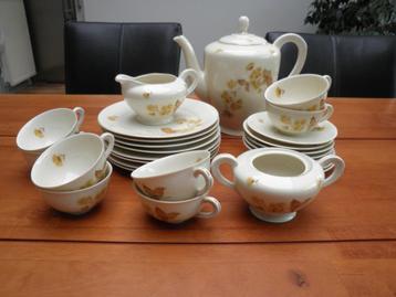 vintage ontbijt/lunch servies beschikbaar voor biedingen