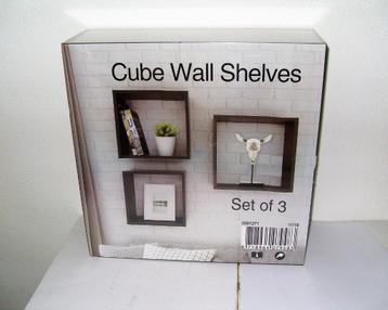 Kubus Wandplanken Set Wandrek Cube Wall Shelves beschikbaar voor biedingen