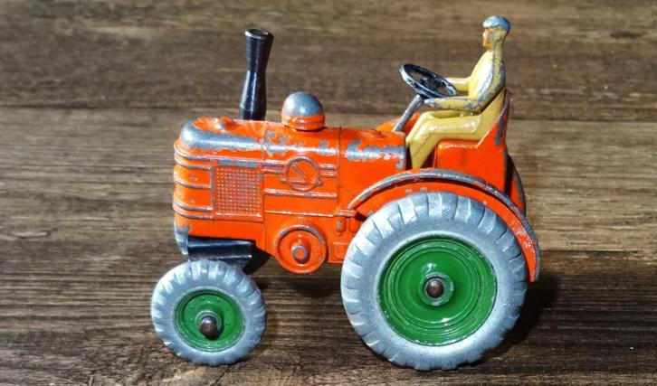 Dinky Toys Field Marshall Farm Tractor, Hobby en Vrije tijd, Modelauto's | 1:43, Gebruikt, Tractor of Landbouw, Dinky Toys, Ophalen of Verzenden