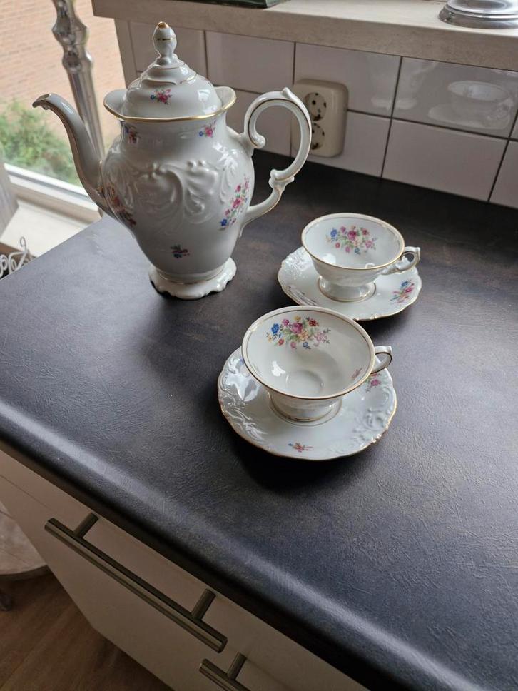 Vintage Porseleinen Theeservies met Bloemen, Antiek en Kunst, Antiek | Servies compleet, Ophalen of Verzenden