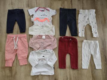 Mooi pakket meisjeskleding, maat 62. Newborn broekjes, shirt beschikbaar voor biedingen