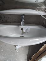 Wasbak met kraan + plankje + spiegel + douchekop, Doe-het-zelf en Verbouw, Sanitair, Ophalen, Gebruikt, Wastafel