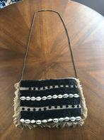 Schoudertasje zwart rotan schelpen met metaal koord NIEUW, Sieraden, Tassen en Uiterlijk, Tassen | Damestassen, Ophalen of Verzenden
